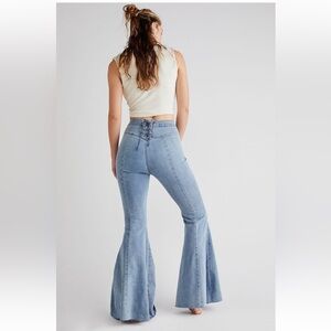 Free people👖CRVY Super High-Rise Lace-Up Flare Jeans size 29 length 28